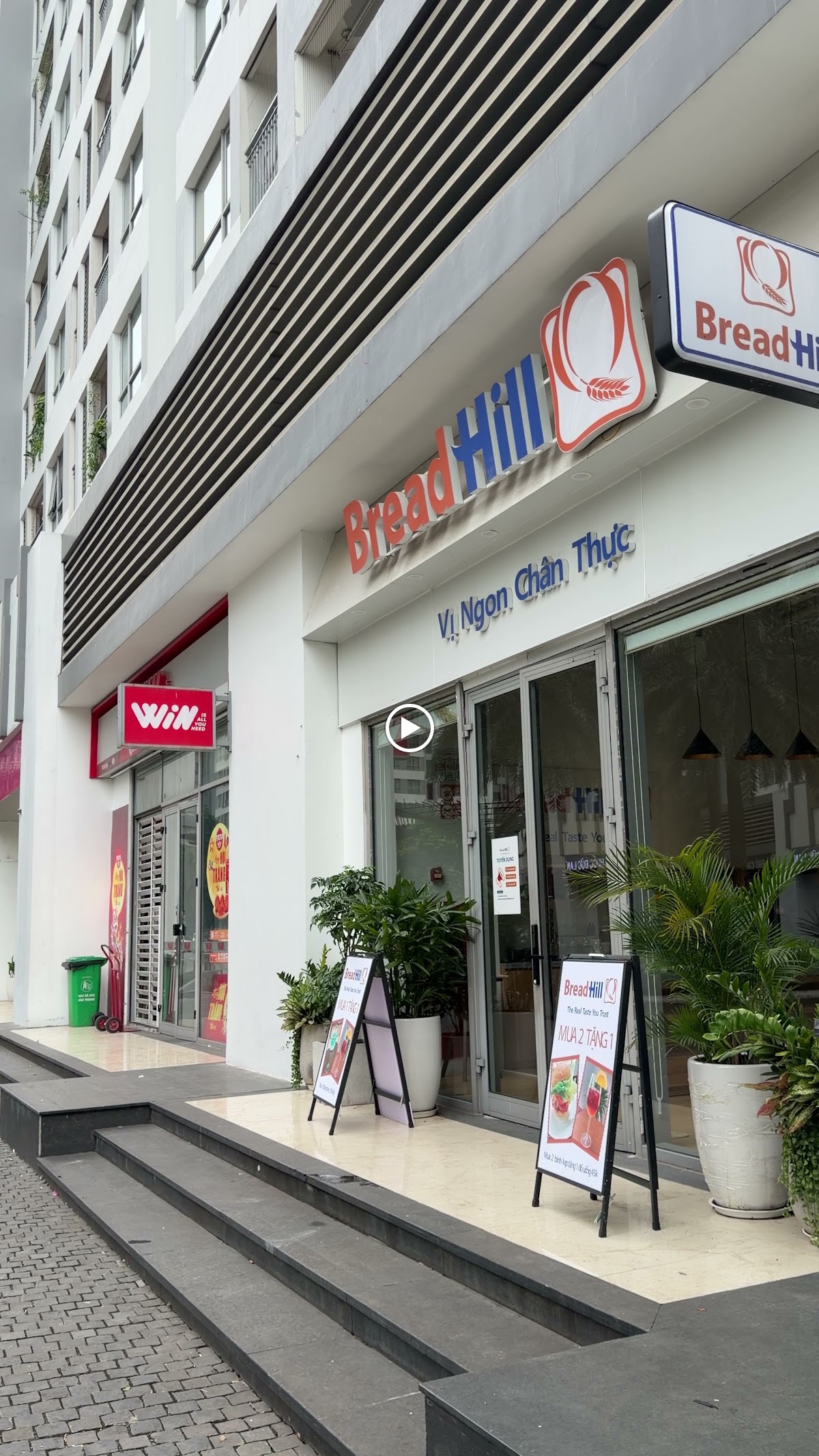 Nhịp Sống Times City • Dãy Quán Cafe Ngoại Cảnh & Cư Dân