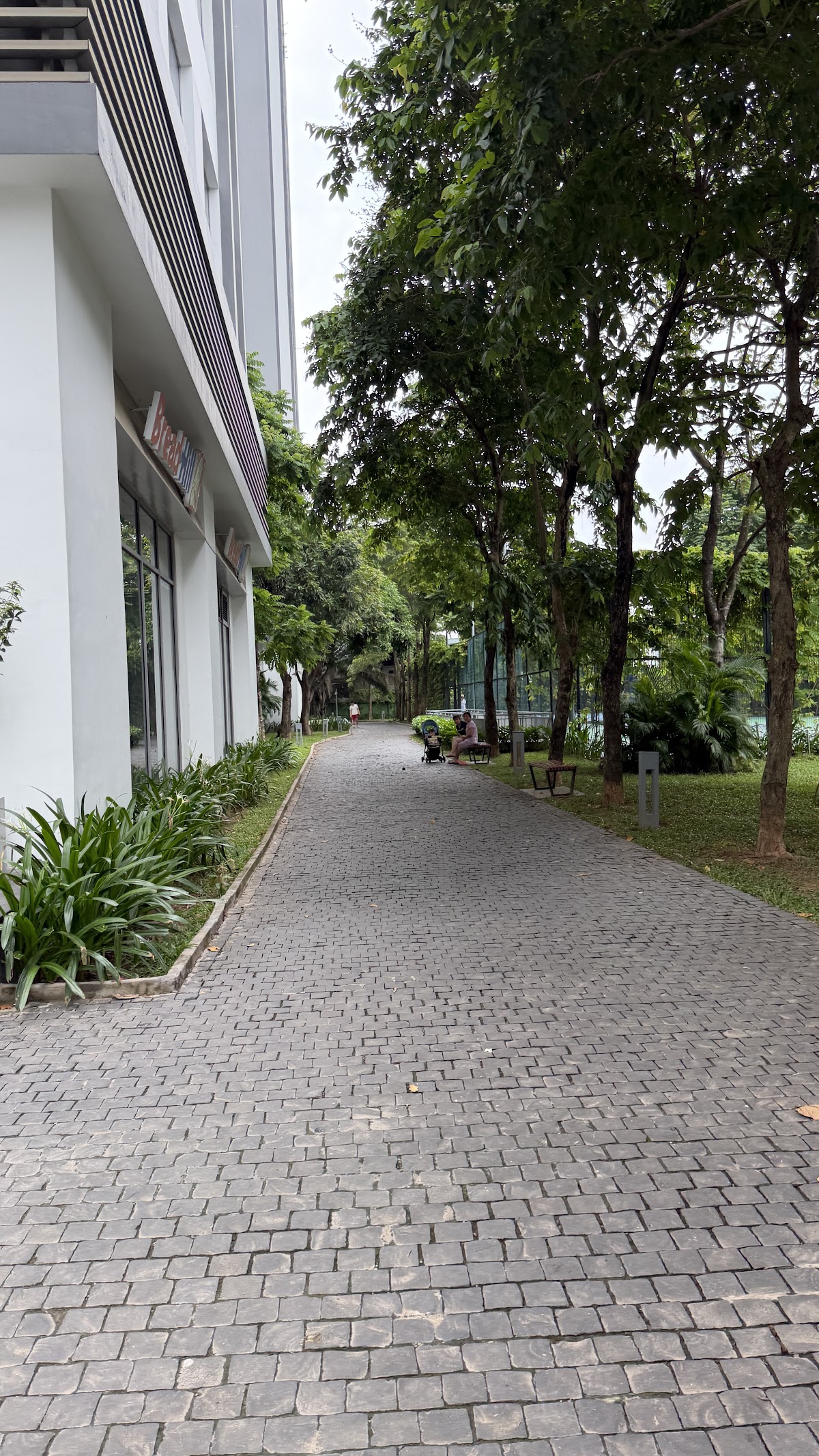 Toà Căn Hộ Park Hill • Góc Nhìn Kiến Trúc Sang Trọng & Hiện Đại